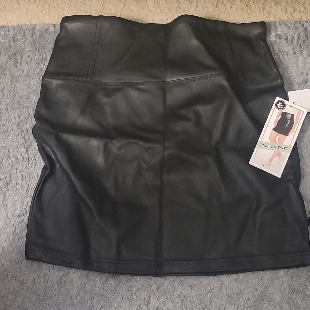 Faux Leather Pull-On Mini Skirt - Black